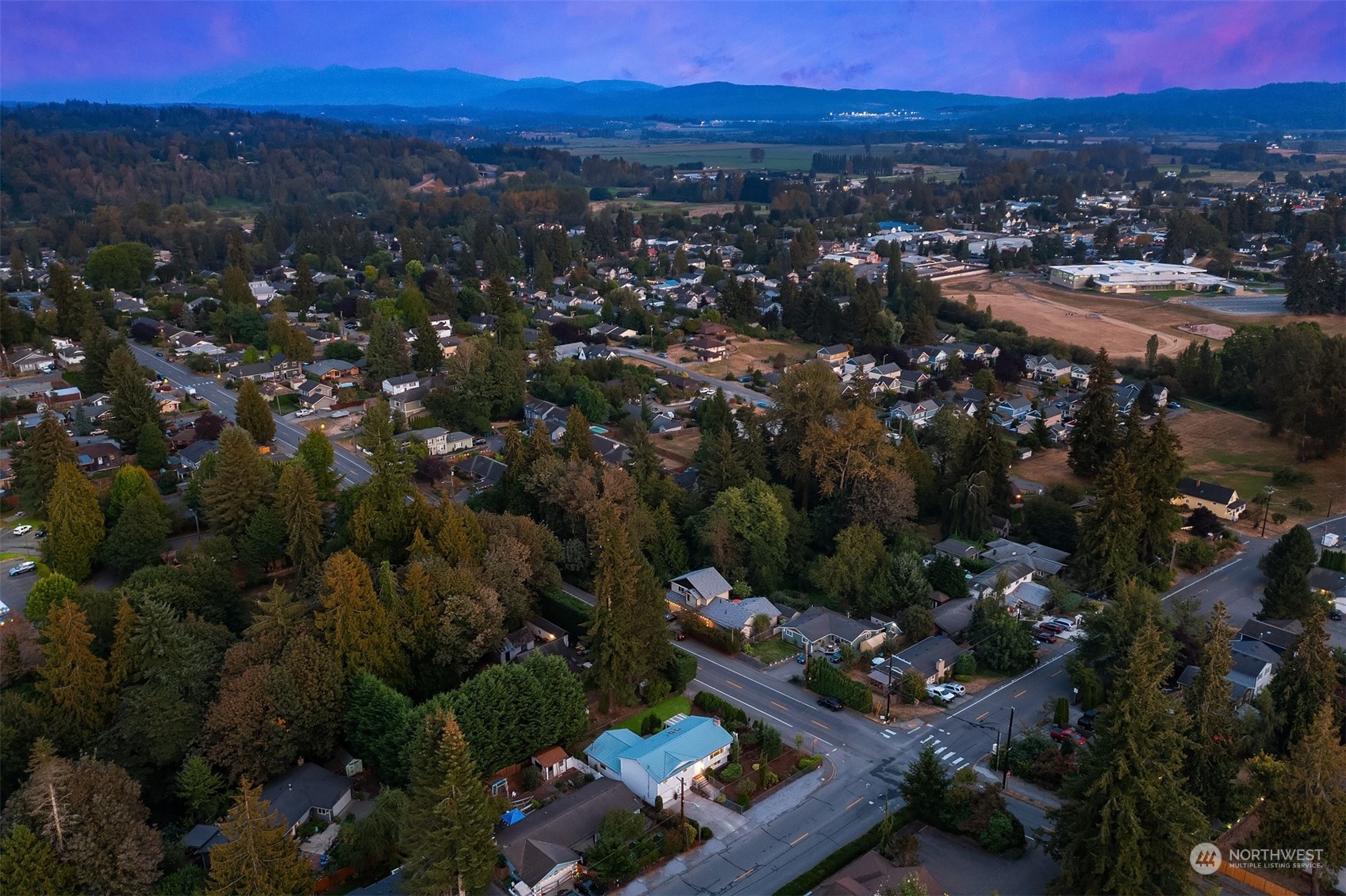 1005 Ave A Snohomish, WA 98290 - Photo 25 of 27 a view of city and mountain