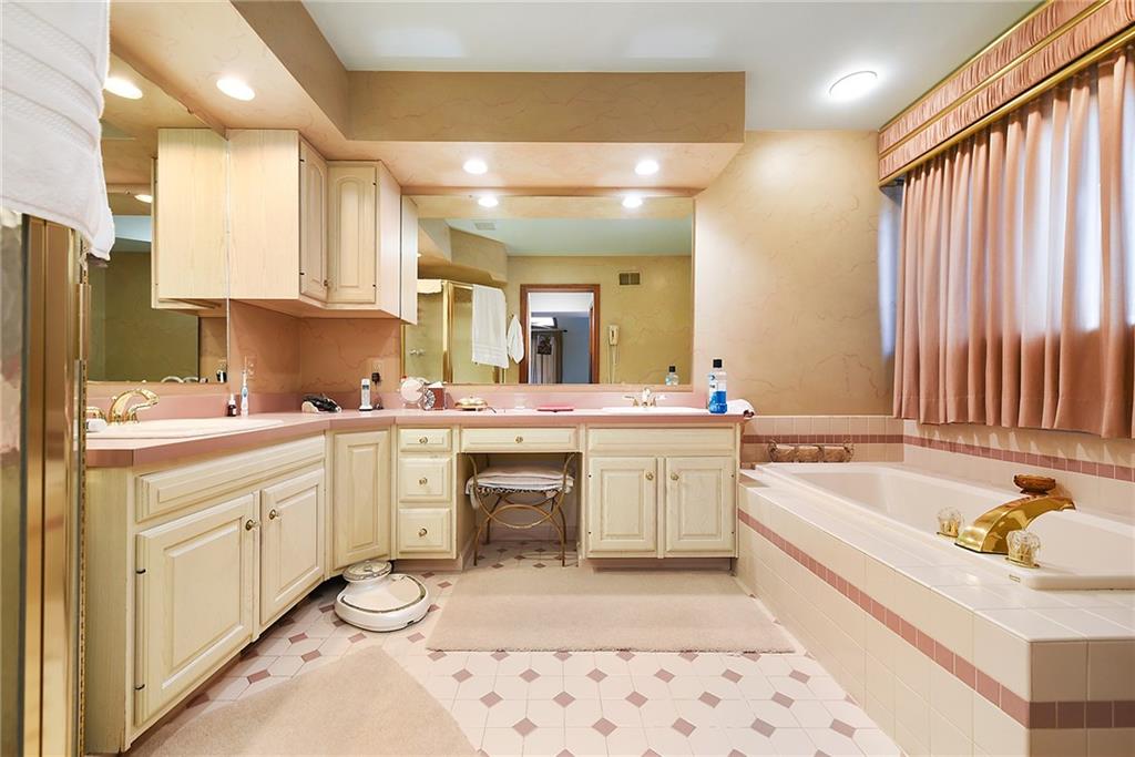 139 Countryview Drive McKees Rocks, PA 15136 - Photo 21 of 25 Gallery Image 21