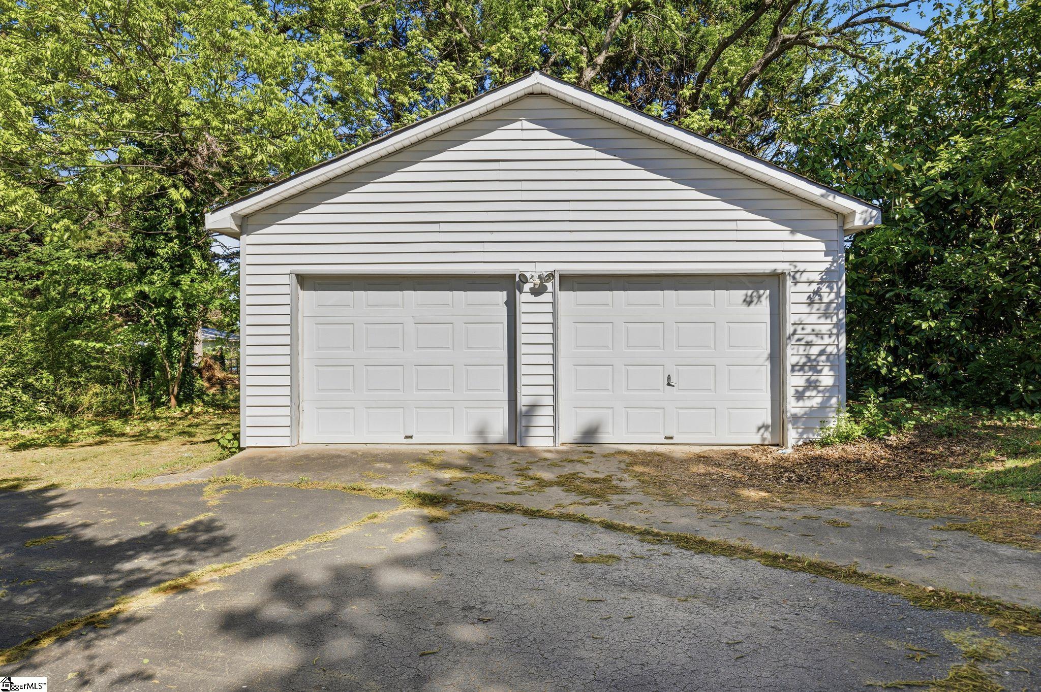 100 Pearson Road Easley, SC 29642 - Photo 5 of 24