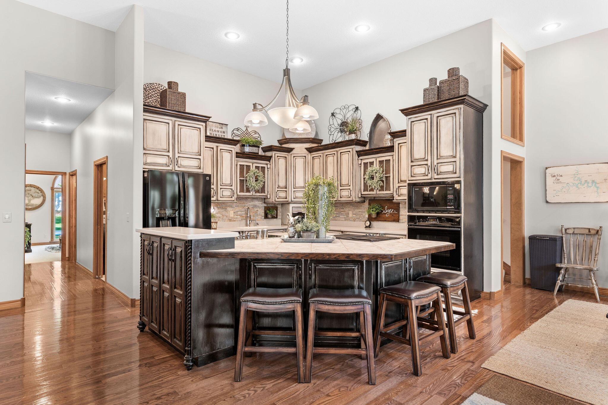 53 Holly Lane Reeds Spring, MO 65737 - Photo 13 of 53 Expansive Center Island