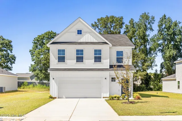 $311,640 | 621 South Squires Run Lane, Richlands, NC 28574