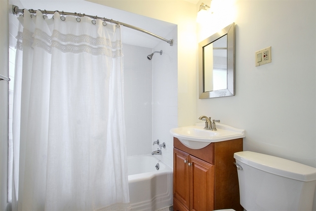 1155 Willow Road Winnetka, IL 60093 - Photo 14 of 17