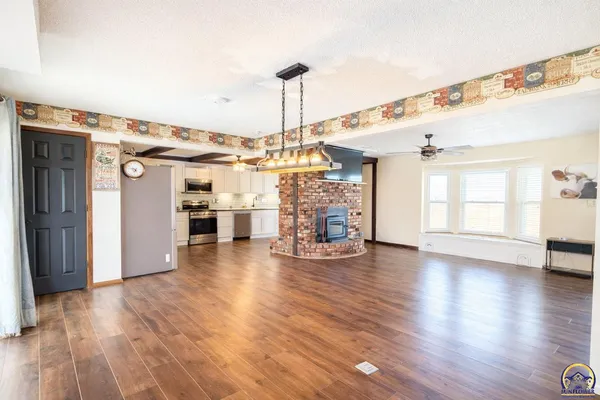 $599,000 | 14762 175th Street, Nortonville, KS 66060