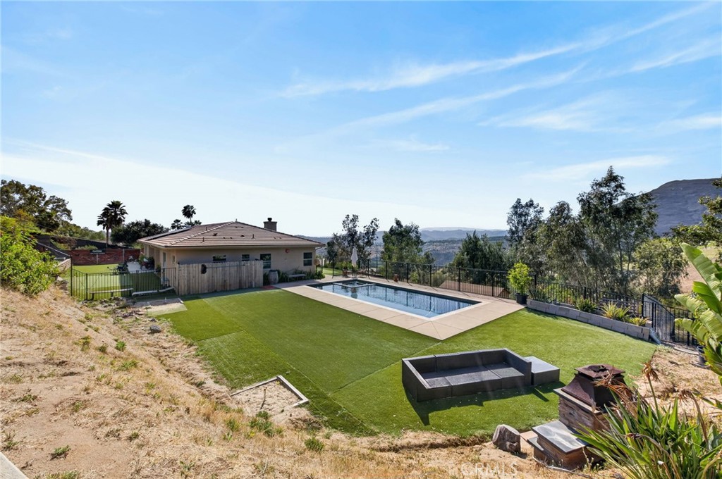 2914 Vista Del Rio Fallbrook, CA 92028 - Photo 13 of 57 Pool & Spa