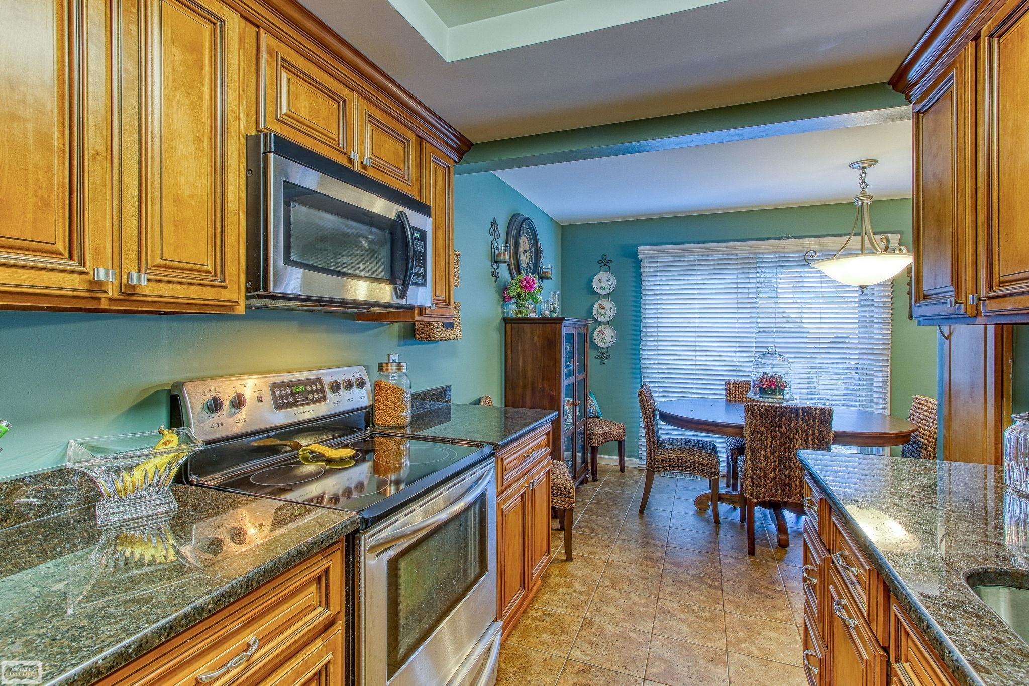 1427 Oakbrook E Drive Rochester Hills, MI 48307 - Photo 21 of 60