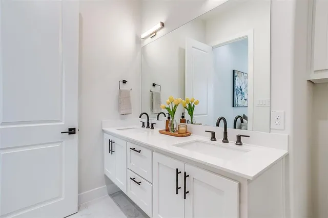 $389,900 | 125 Vista Lane, Arlington, TX 76013