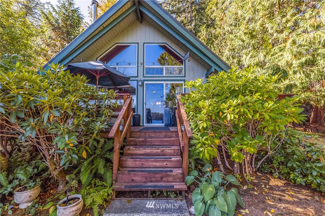 690 East Benson Lake Road Grapeview, WA 98546 - Photo 2 of 35 Gallery Image 2