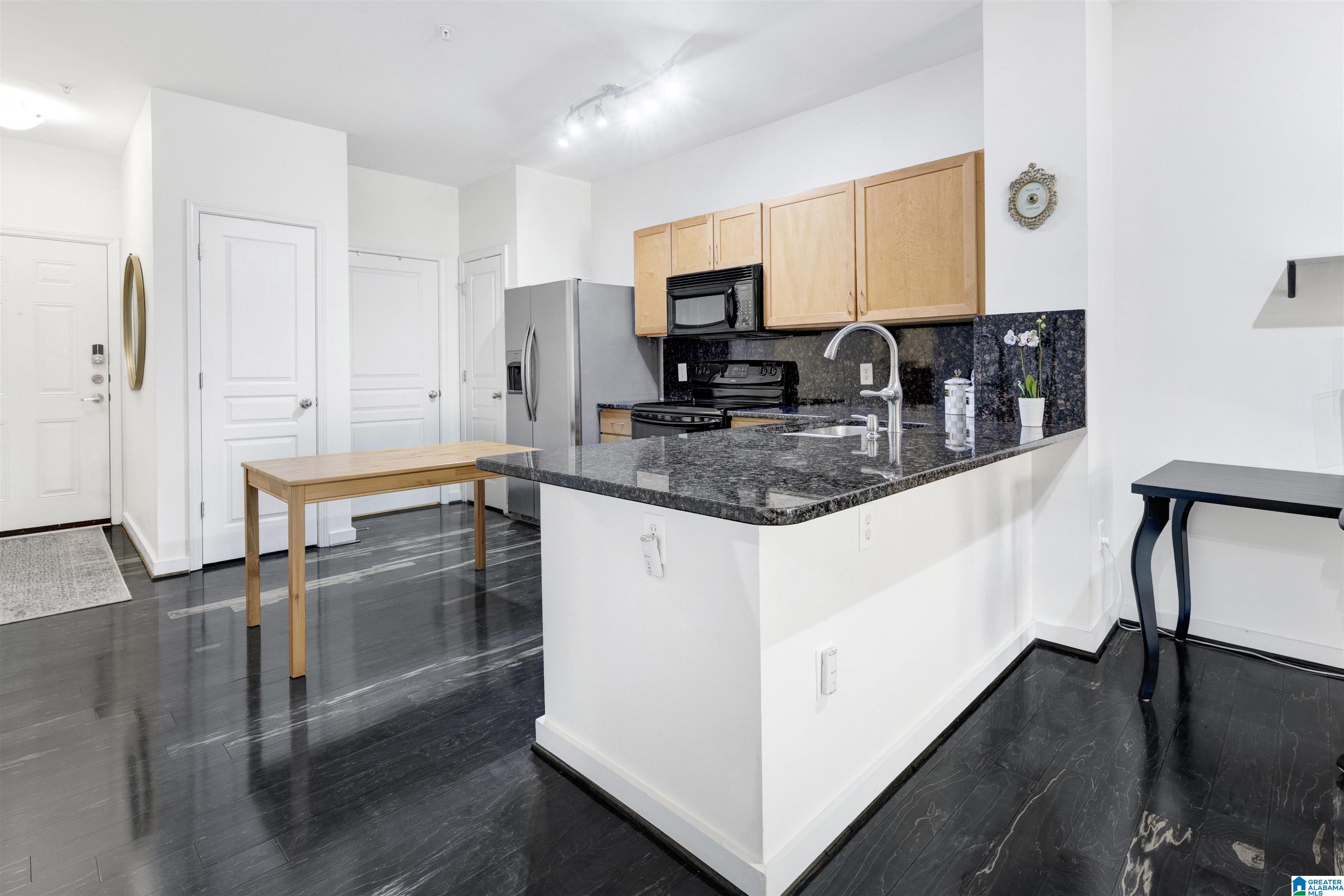 401 20th Street South, Unit 412 Birmingham, AL 35233 - Photo 4 of 30