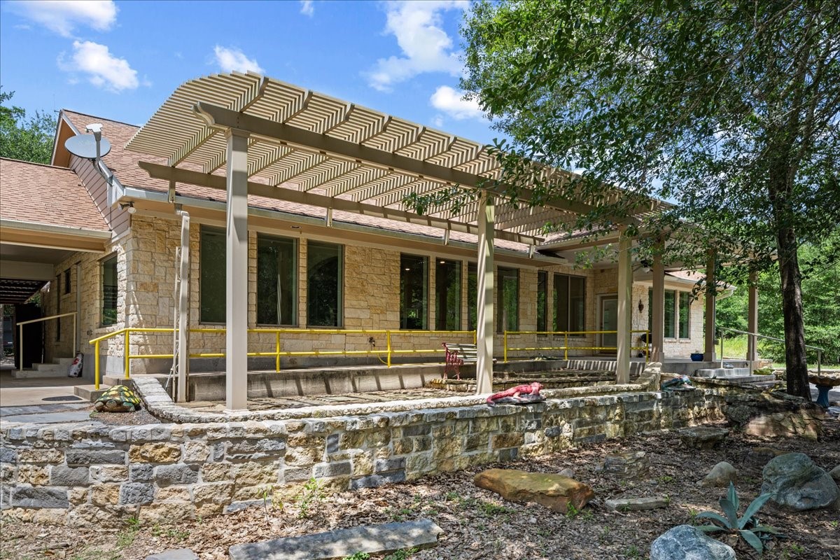 7750 Rolling Creek Road Burton, TX 77835 - Photo 6 of 42