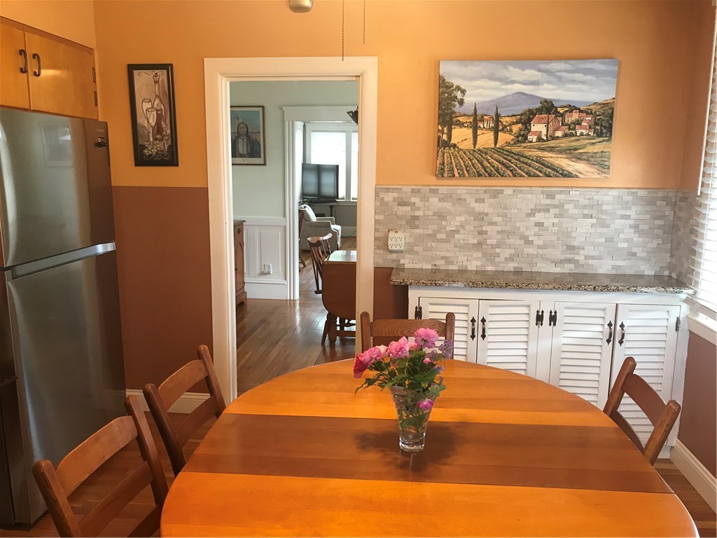 41 Brookwood Road Cranston, RI 02910 - Photo 8 of 40 Gallery Image 8
