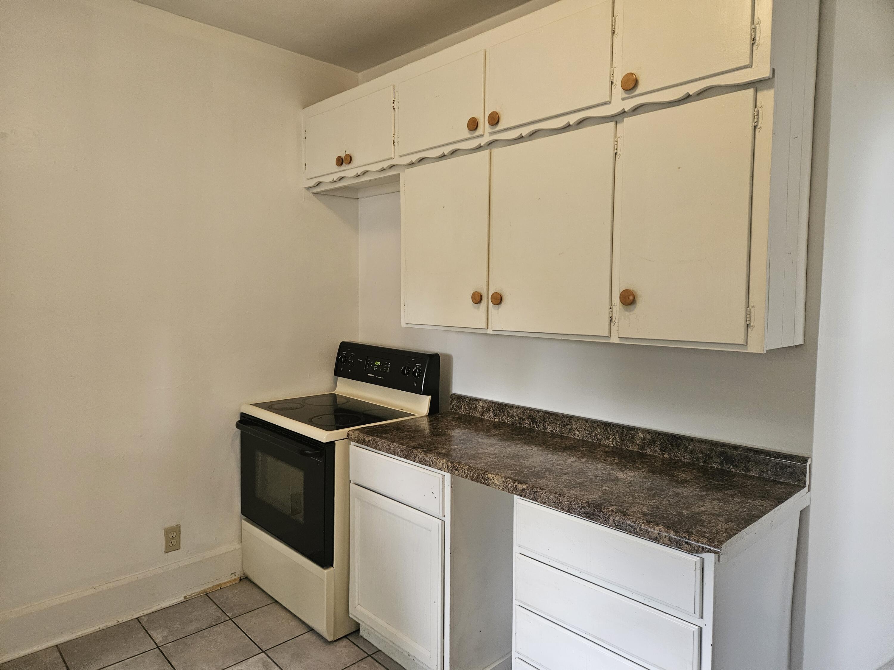 1826 St Clair Street Racine, WI 53402 - Photo 12 of 15 Lower kitchen