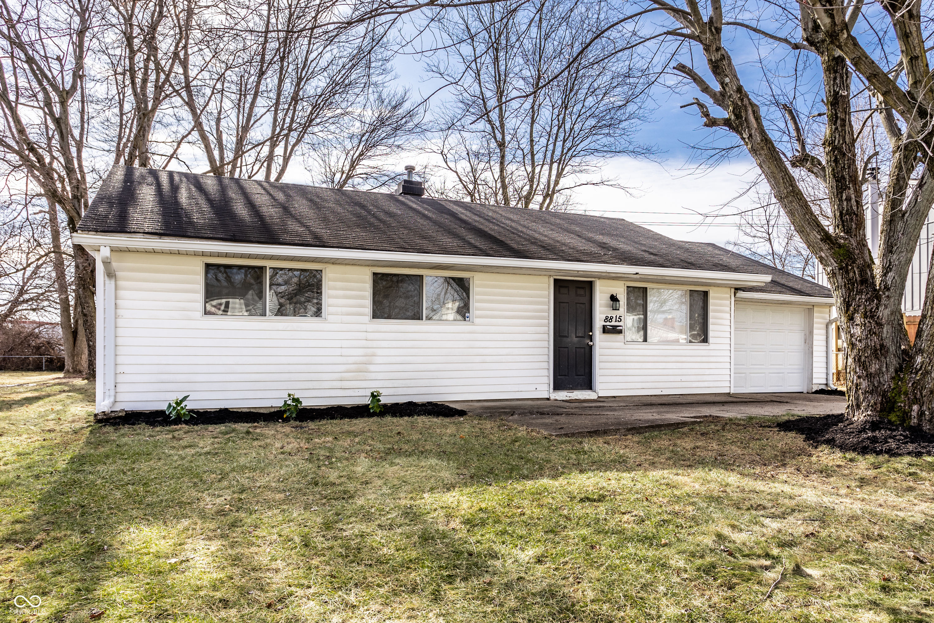 8815 Frontenac Road Indianapolis, IN 46226 - Photo 2 of 33