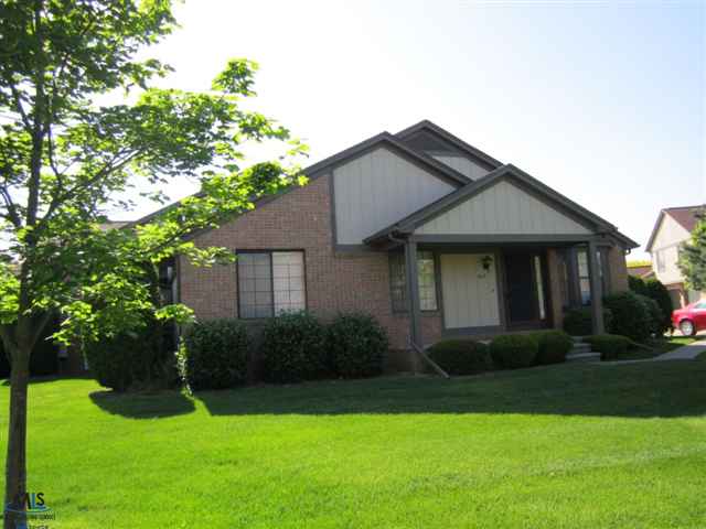 369 Meadow Bridge Rochester, MI 48307 - Photo 1 of 9 31103647.JPG