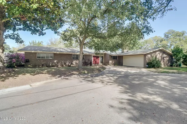 $365,000 | 4 Chimney Cross, Long Beach, MS 39560