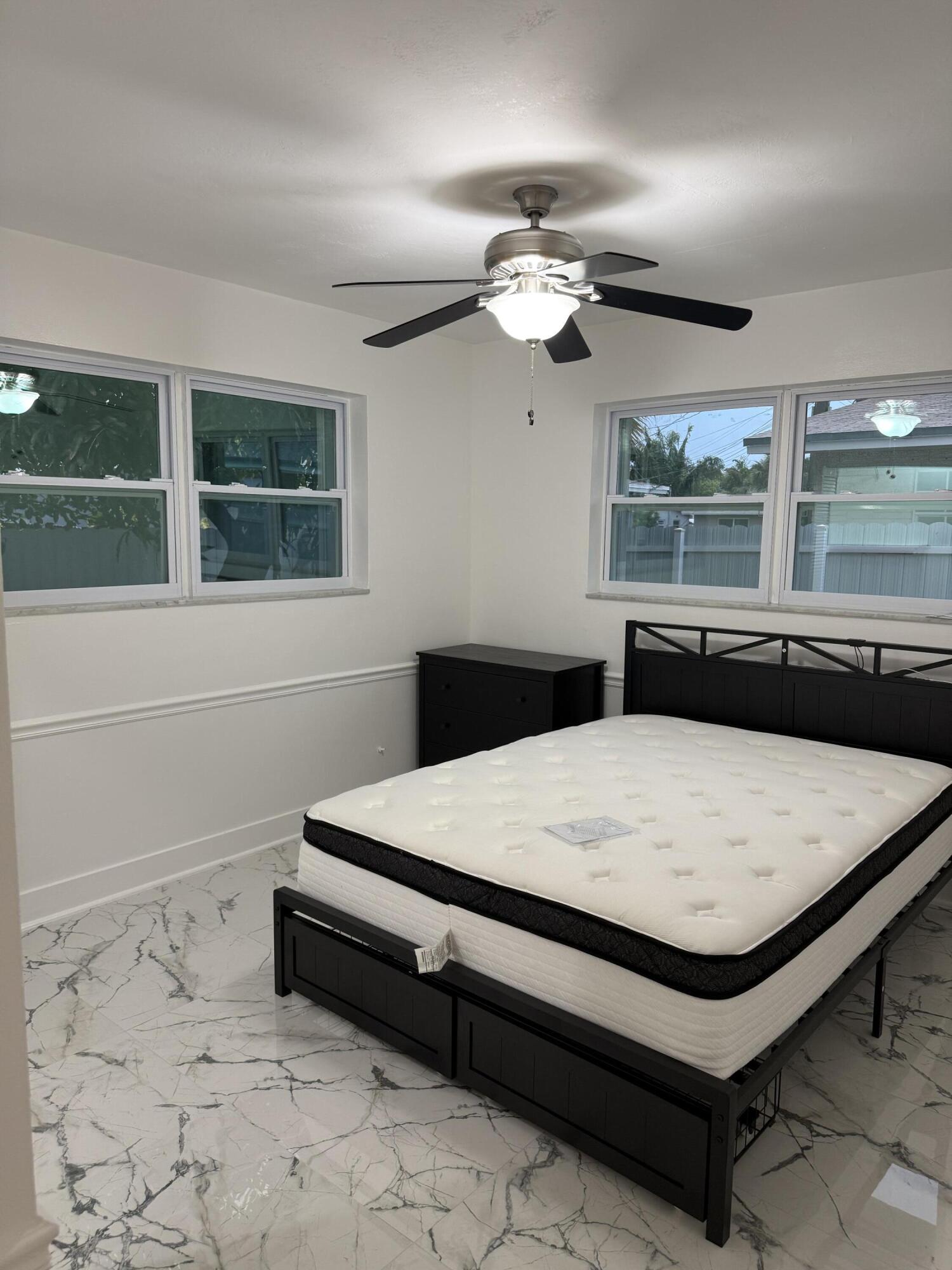 415 Southwest 8th Street Hallandale Beach, FL 33009 - Photo 7 of 10 IMG_5292