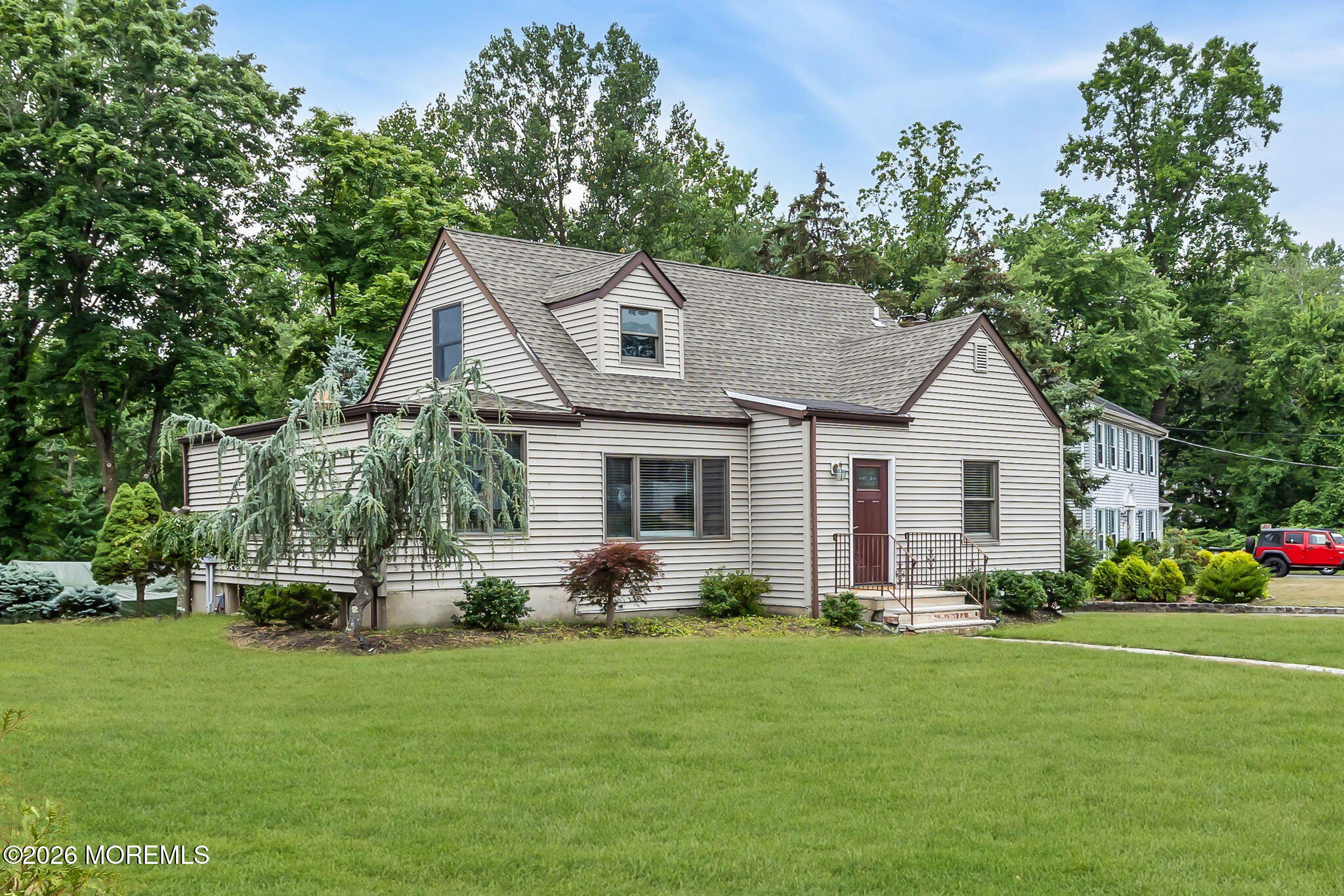 89 Oak Hill Road Middletown, NJ 07701 - Photo 5 of 62 3-web-or-mls-3F1A2778-1b