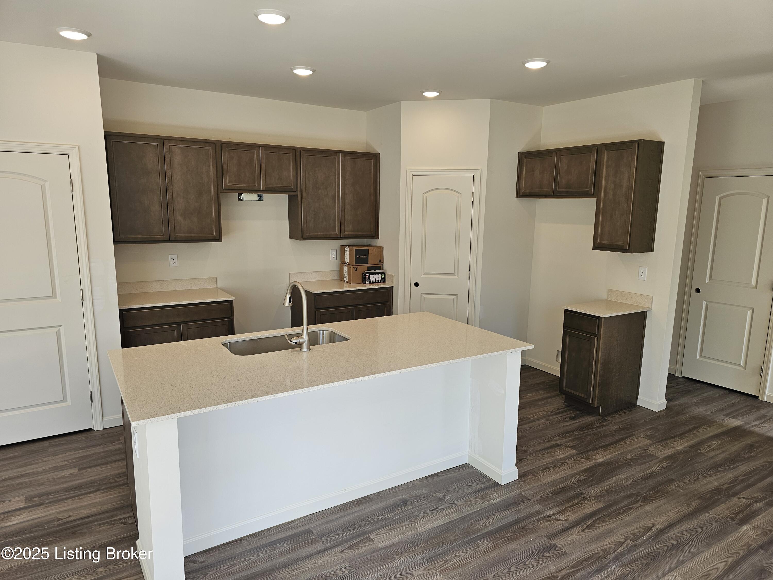 6504 Fair Rdg Lane Louisville, KY 40291 - Photo 8 of 27 Kitchen