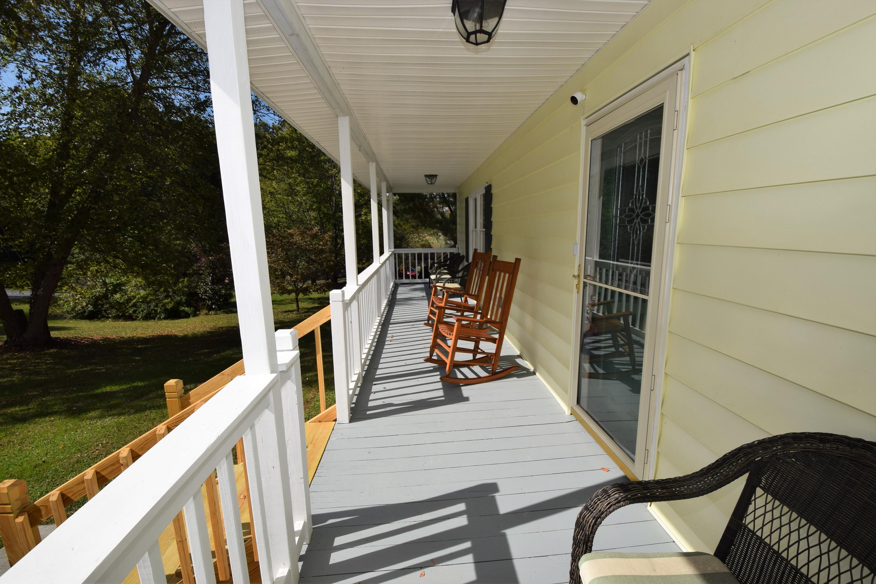 143 Maple Tree Lane Watauga, TN 37694 - Photo 2 of 31 DSC_1051