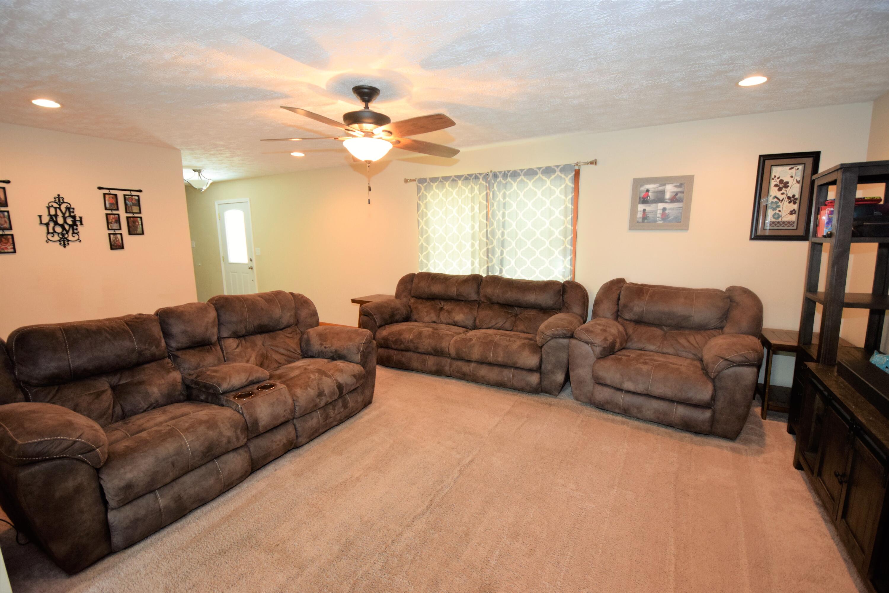 143 Maple Tree Lane Watauga, TN 37694 - Photo 5 of 31 DSC_1058