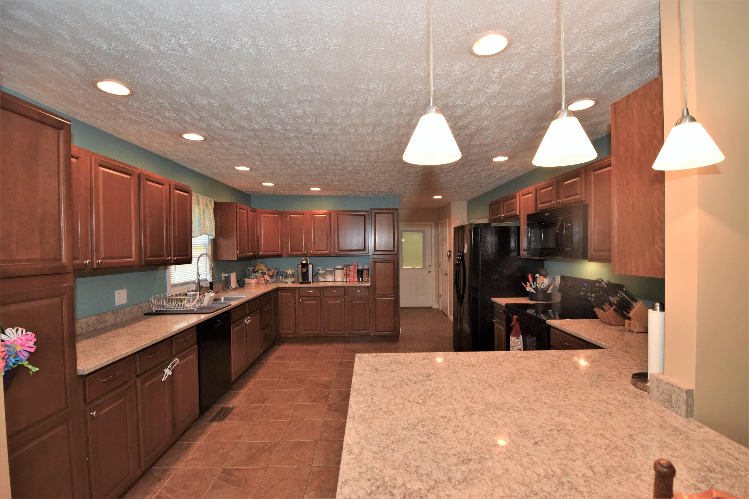 143 Maple Tree Lane Watauga, TN 37694 - Photo 7 of 31 DSC_1072