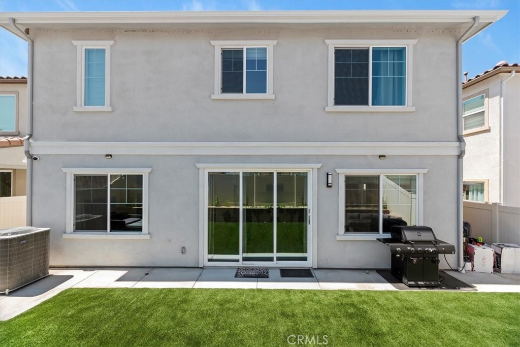 20911 Jennings Way Newhall, CA 91321 - Photo 47 of 50 a view of a house with a yard and sitting area