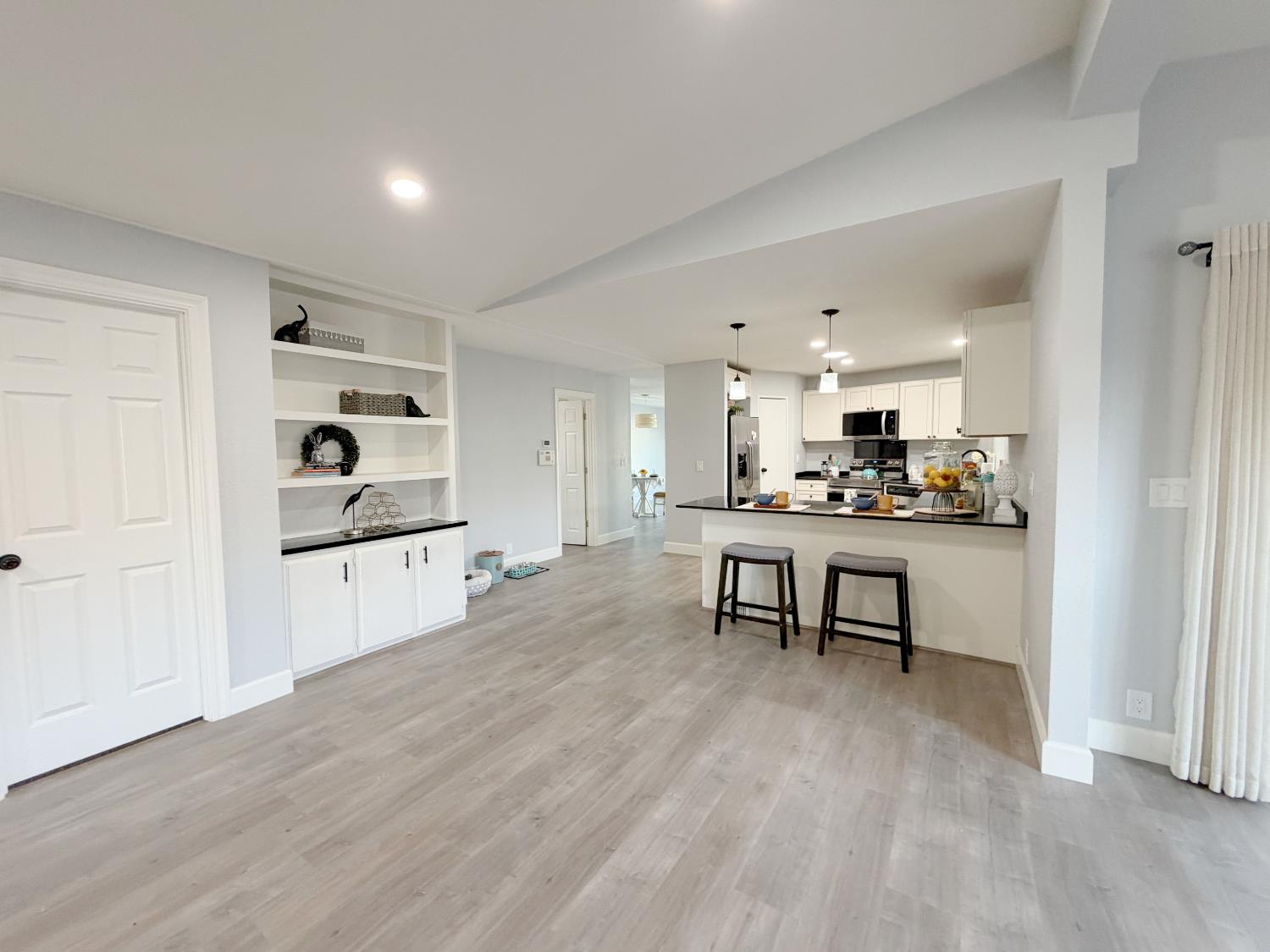 6104 Meiggs Court Citrus Heights, CA 95621 - Photo 11 of 42