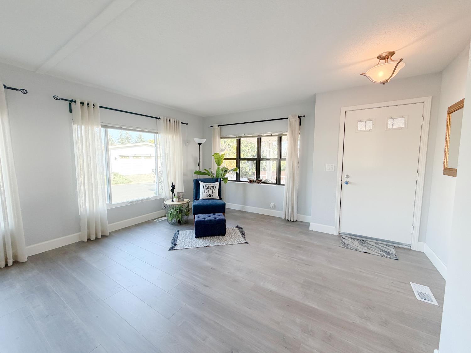 6104 Meiggs Court Citrus Heights, CA 95621 - Photo 4 of 42