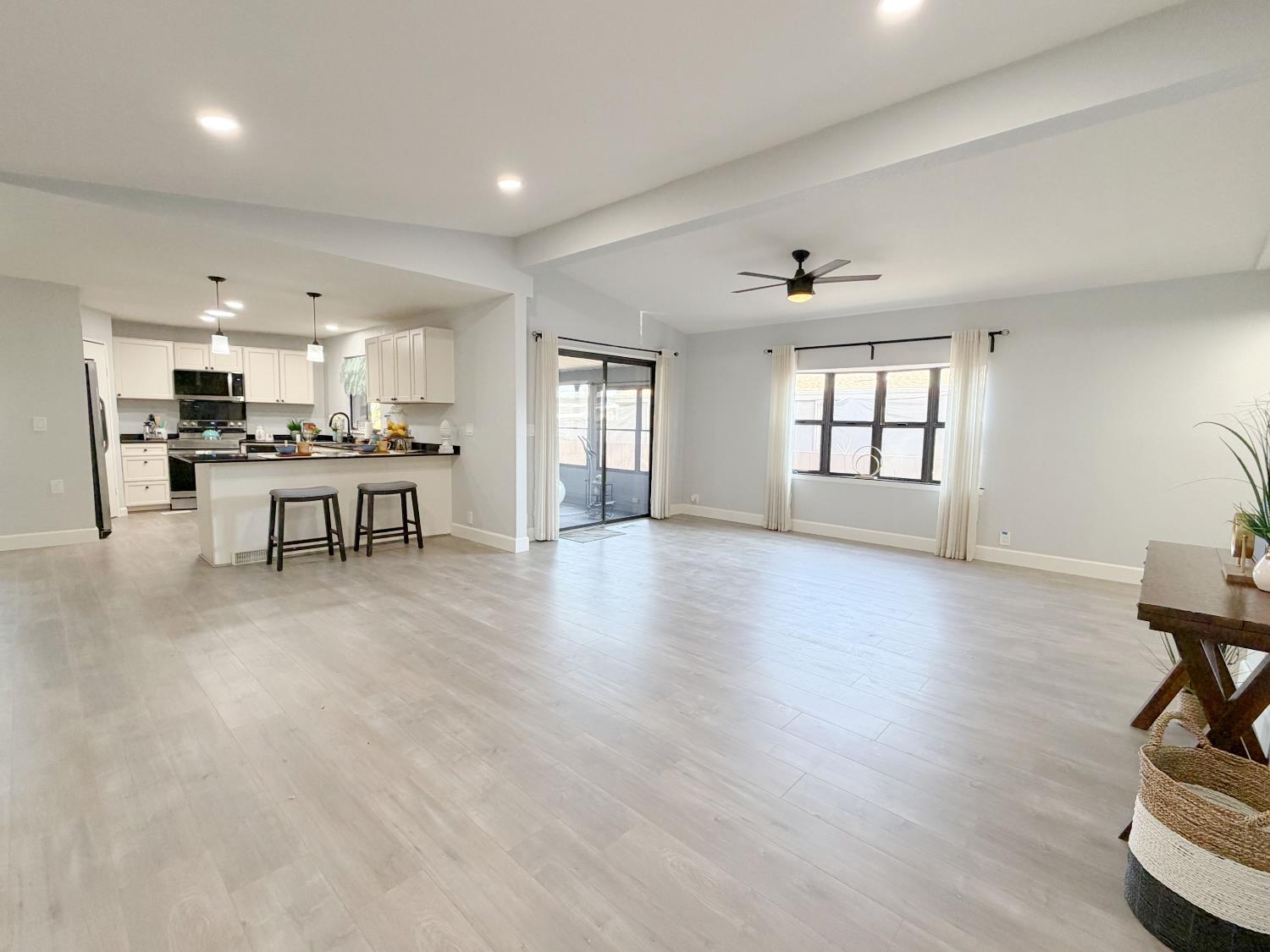 6104 Meiggs Court Citrus Heights, CA 95621 - Photo 10 of 42