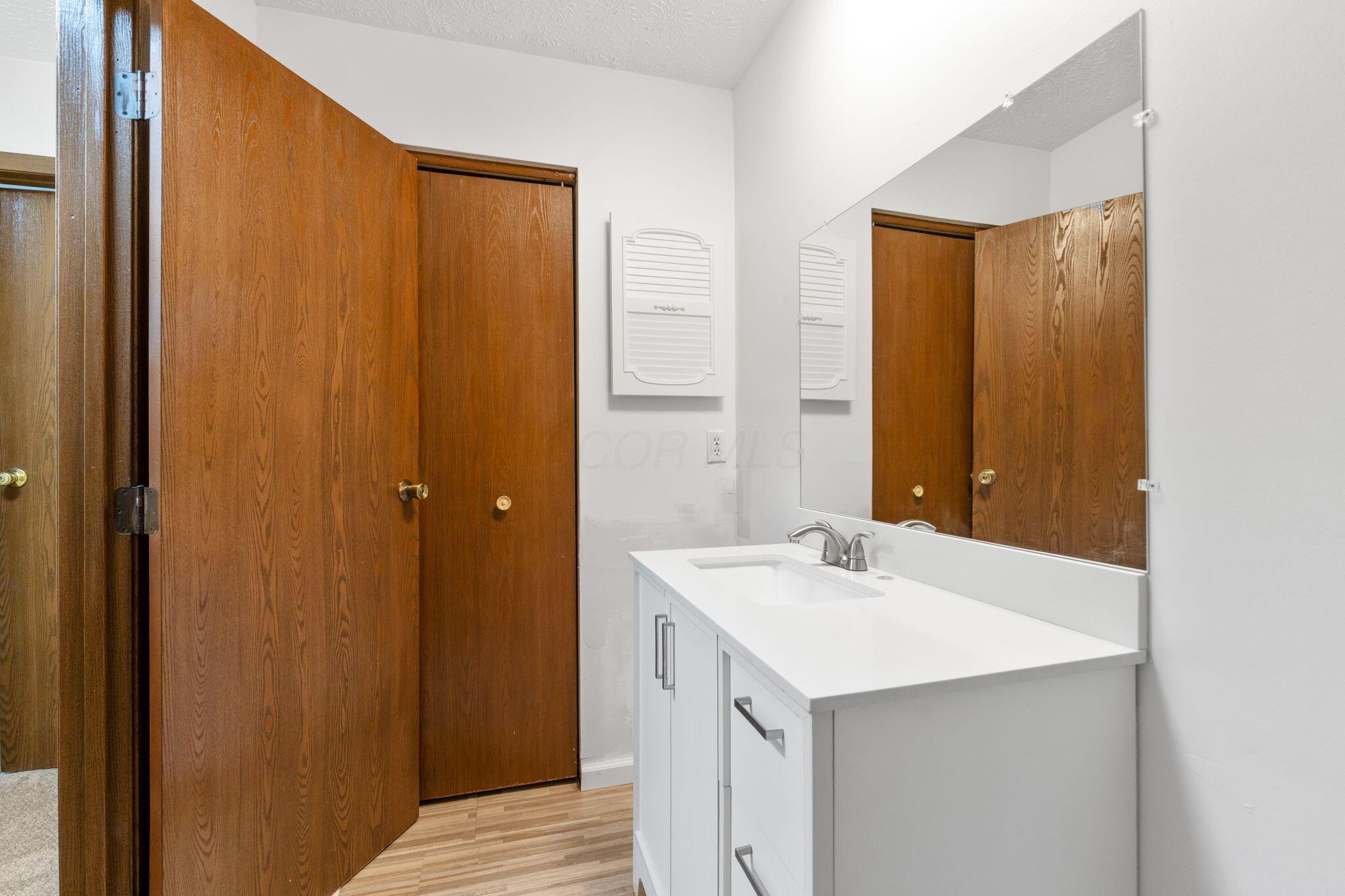 5198 Dierker Road, Unit D Columbus, OH 43220 - Photo 21 of 40 5198 Dierker Rd (Interior)-21