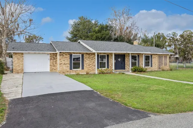 $284,999 | 12150 Virginia Drive, Leesburg, FL 34788