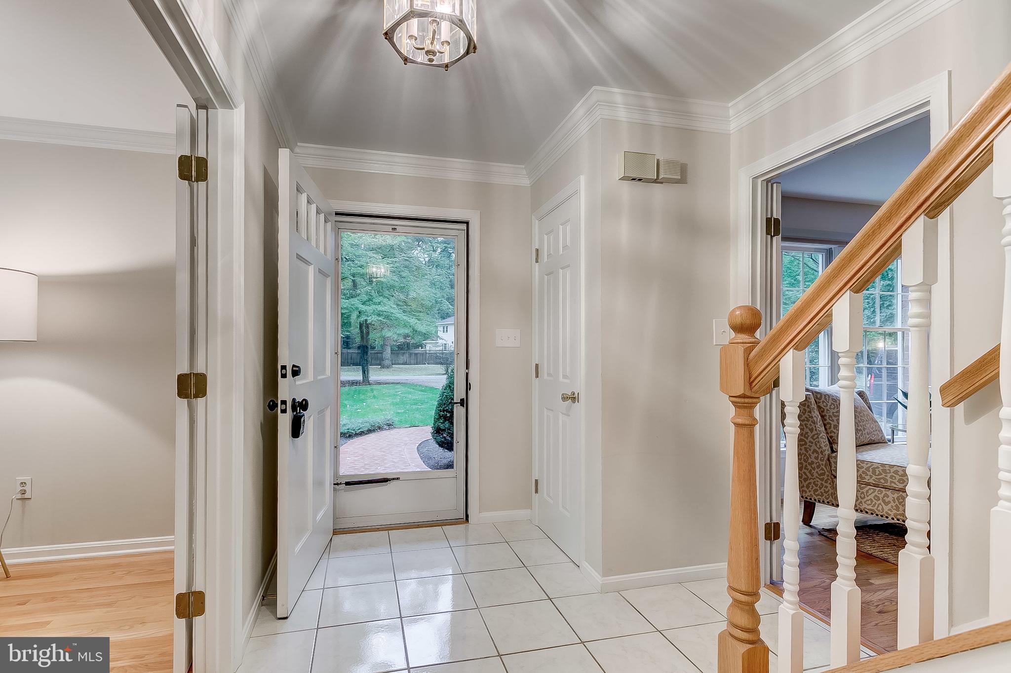 1603 Ridout Road Annapolis, MD 21409 - Photo 4 of 47 Welcoming foyer
