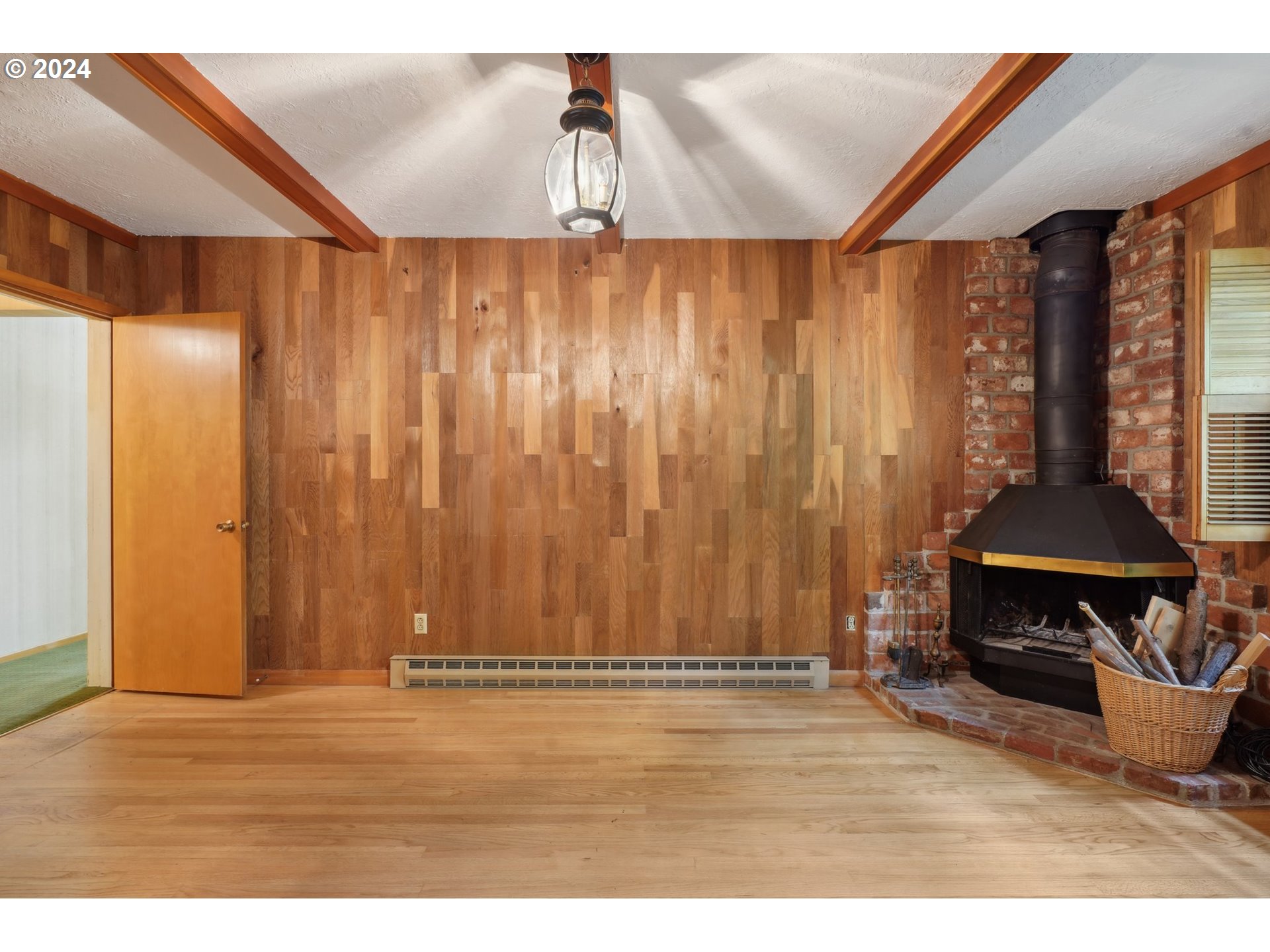 4404 Southwest Primrose Street Portland, OR 97219 - Photo 15 of 35 Gallery Image 15