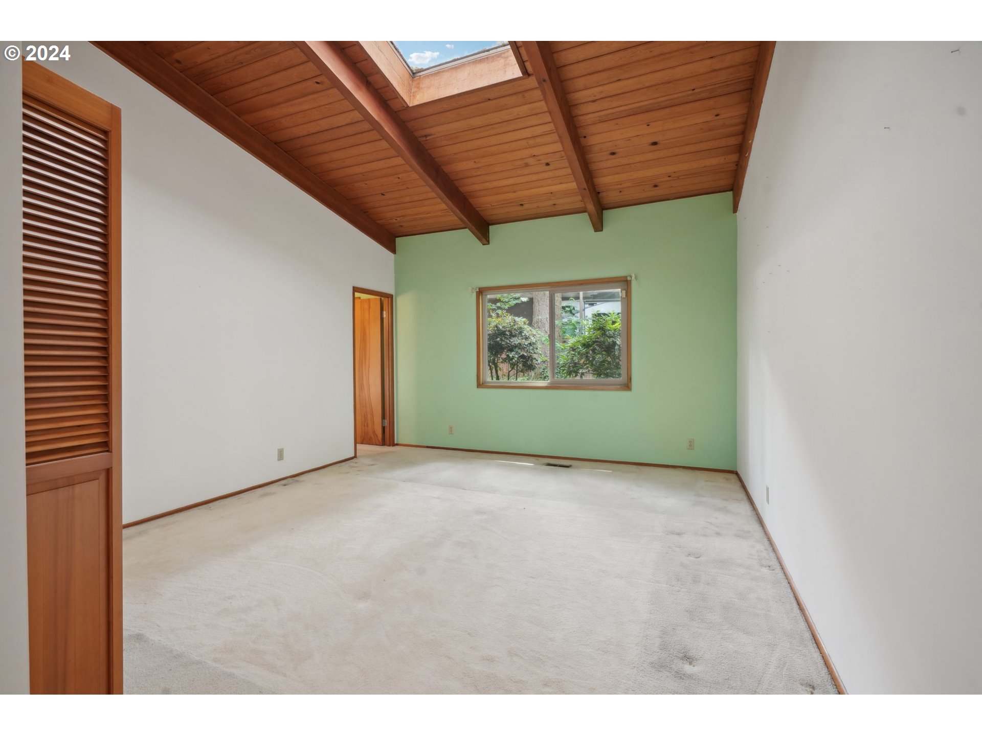 4404 Southwest Primrose Street Portland, OR 97219 - Photo 16 of 35 Gallery Image 16