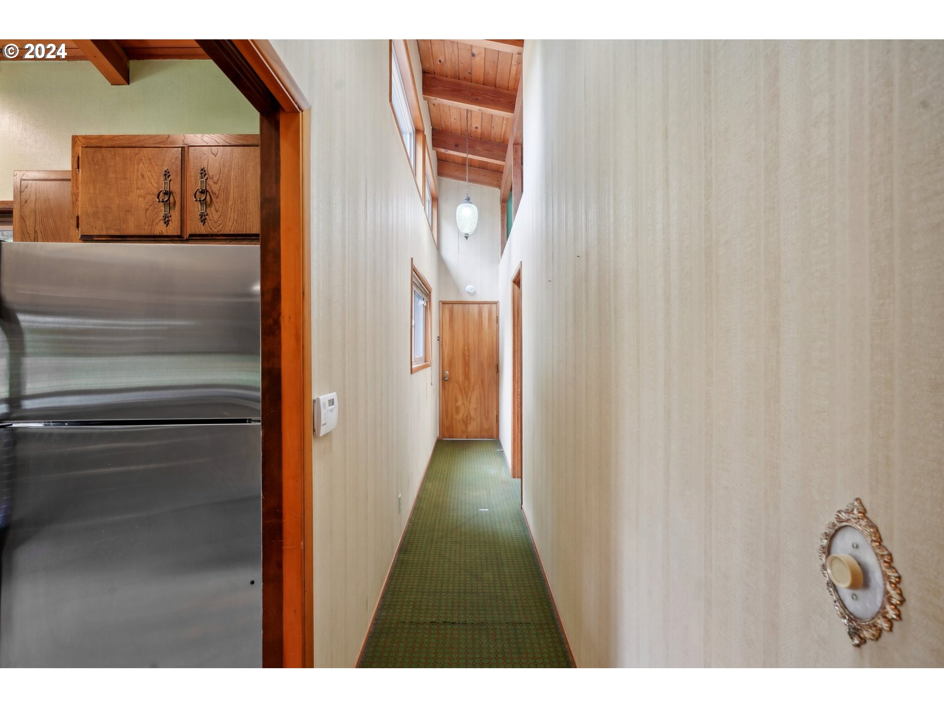 4404 Southwest Primrose Street Portland, OR 97219 - Photo 19 of 35 Gallery Image 19