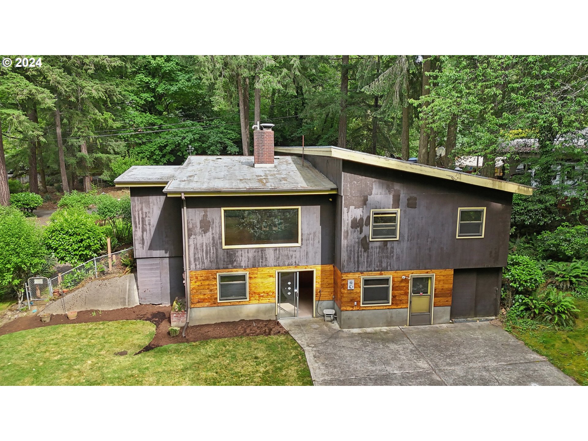 4404 Southwest Primrose Street Portland, OR 97219 - Photo 26 of 35 Gallery Image 26