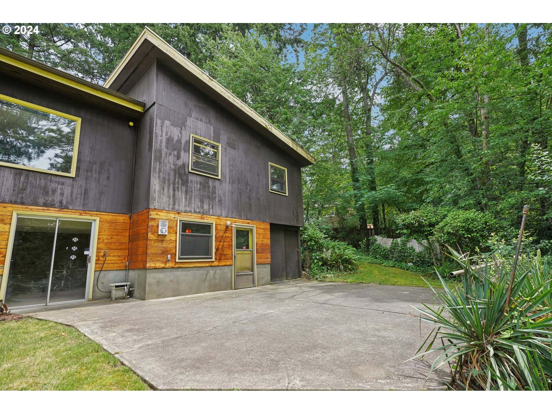 4404 Southwest Primrose Street Portland, OR 97219 - Photo 27 of 35 Gallery Image 27