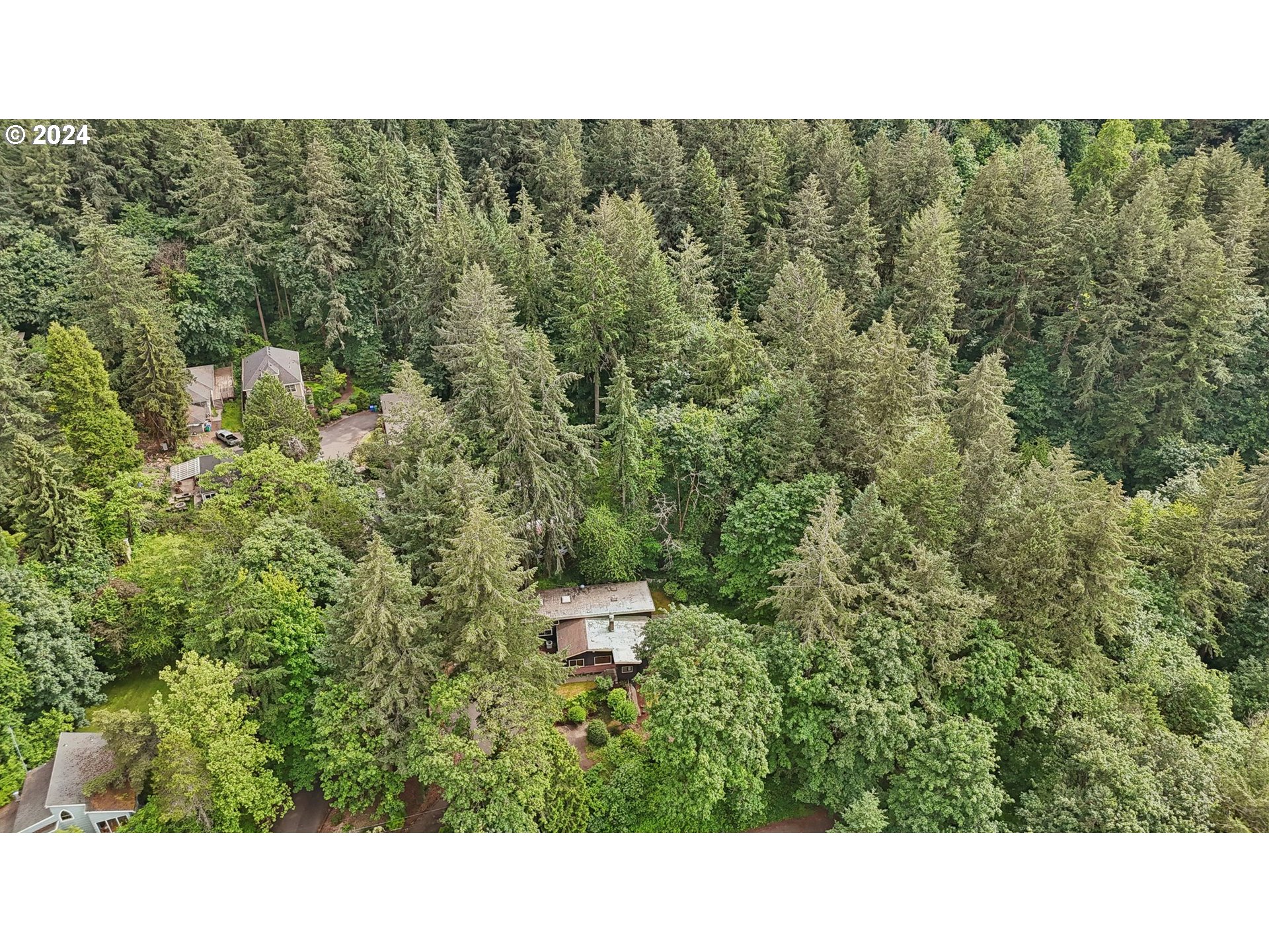 4404 Southwest Primrose Street Portland, OR 97219 - Photo 34 of 35 Gallery Image 34