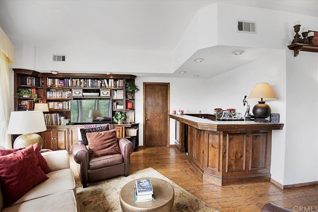 1400 Belleau Road Glendale, CA 91206 - Photo 15 of 28