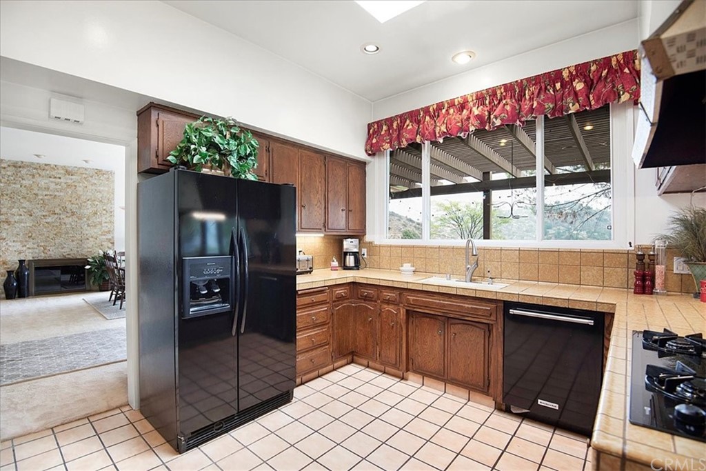 1400 Belleau Road Glendale, CA 91206 - Photo 8 of 28