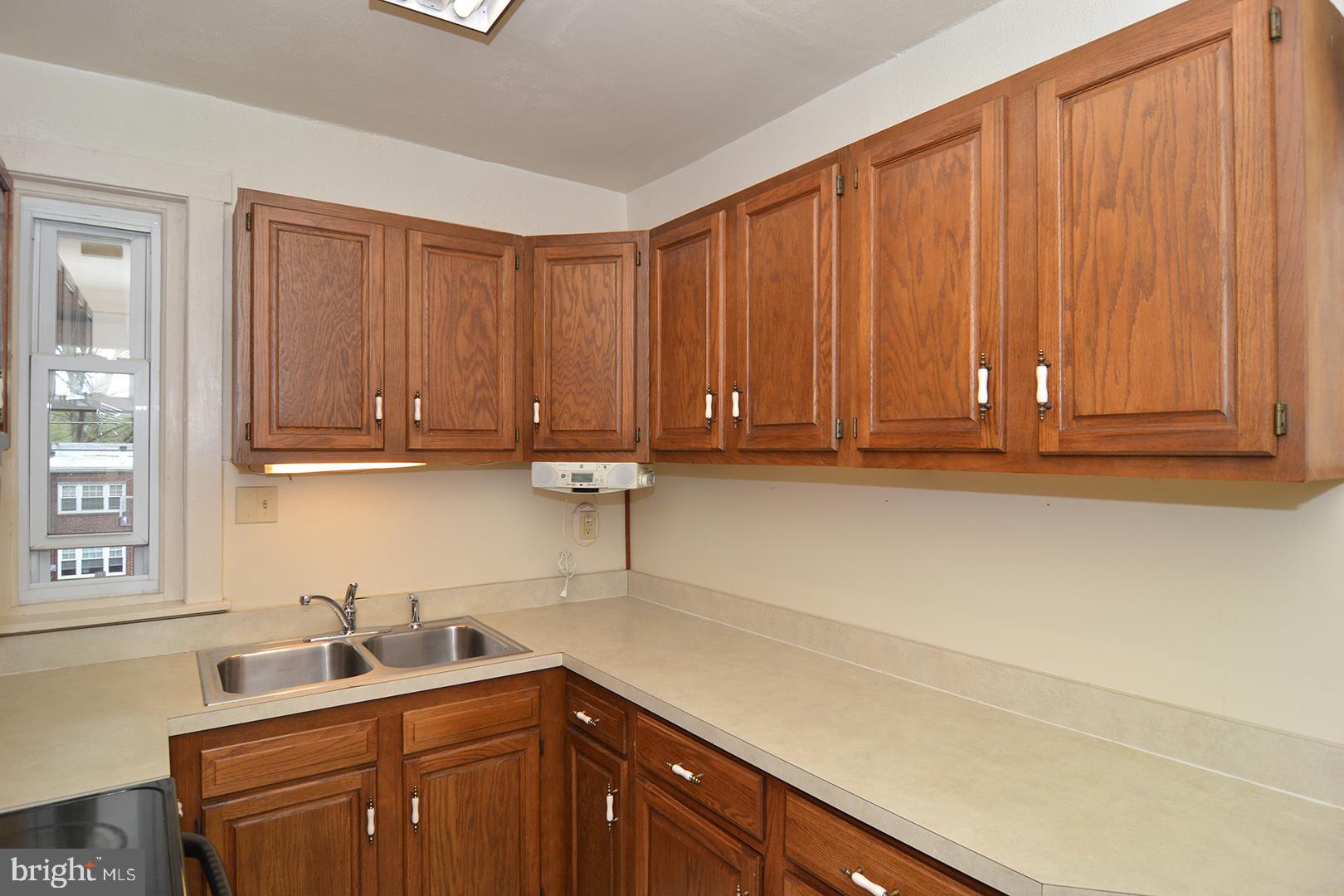 427 Sunset Road Reading, PA 19611 - Photo 13 of 34