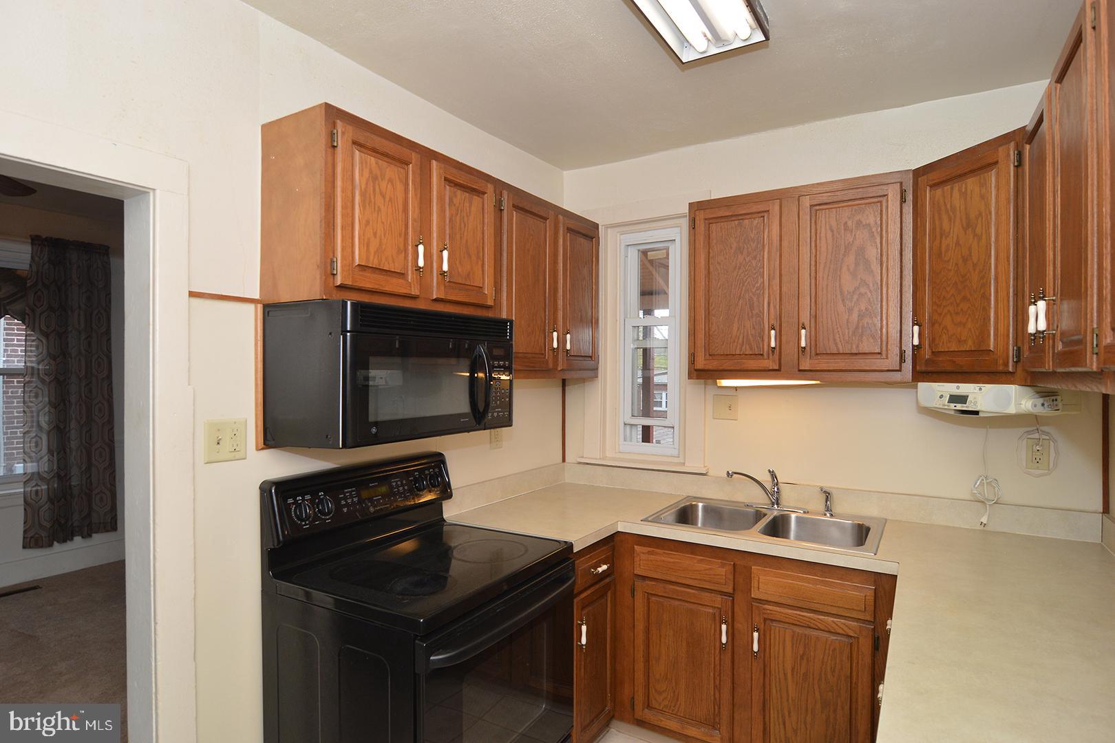 427 Sunset Road Reading, PA 19611 - Photo 14 of 34