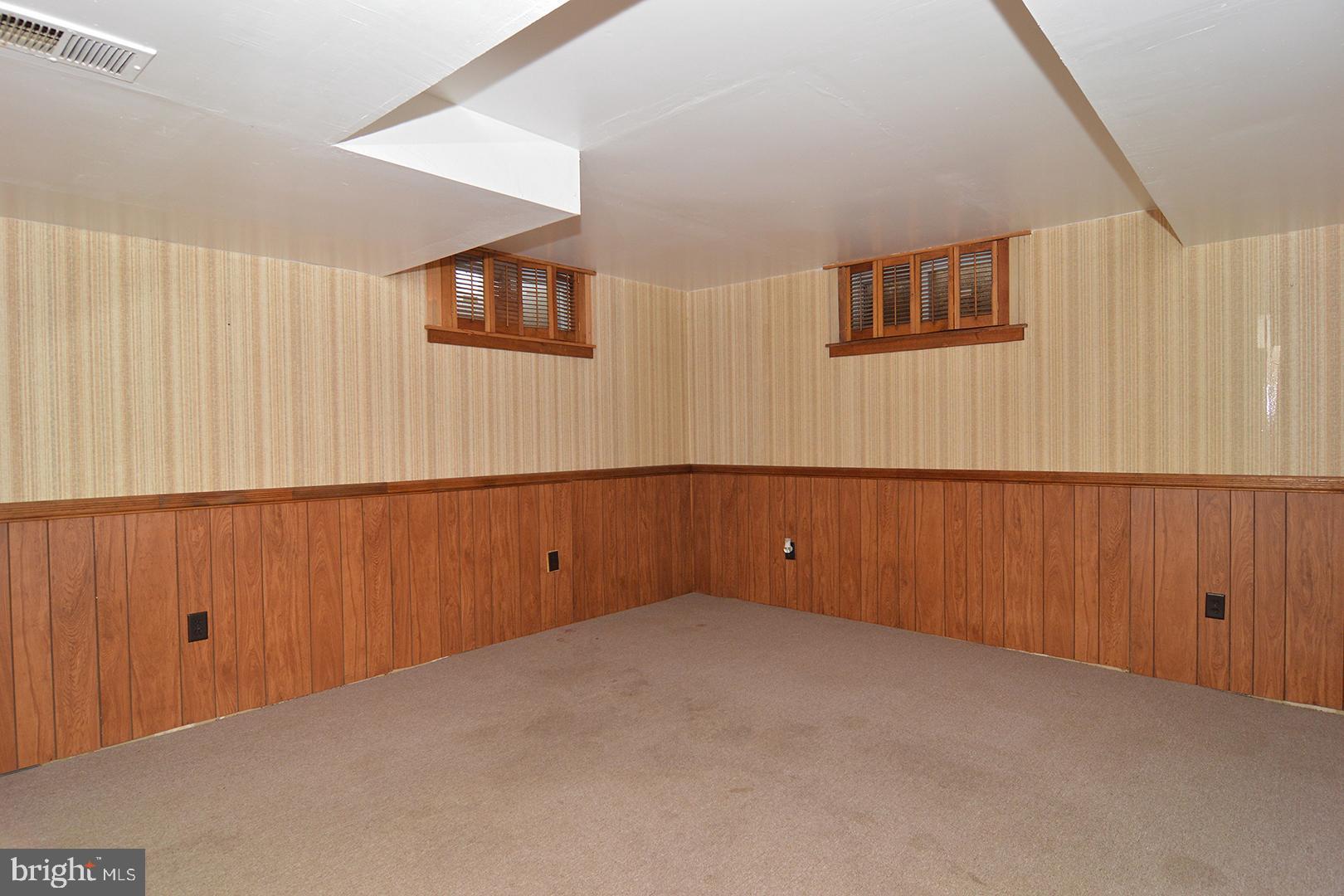 427 Sunset Road Reading, PA 19611 - Photo 22 of 34