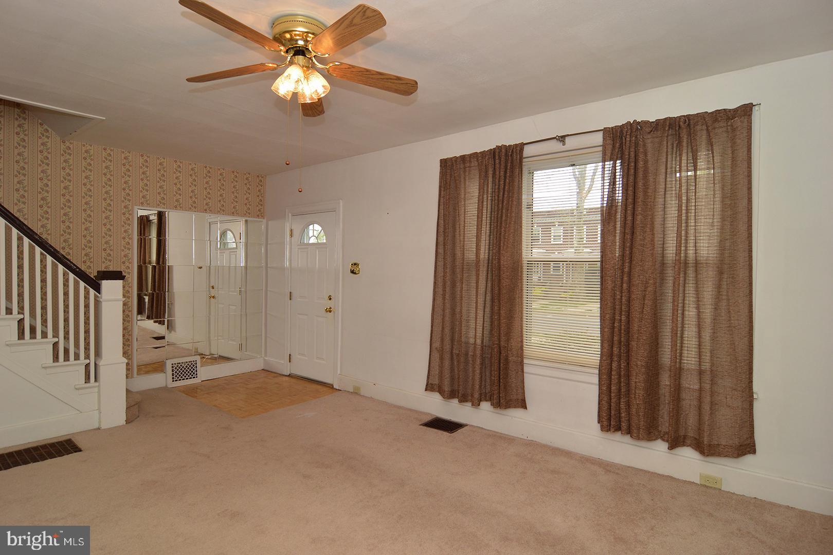 427 Sunset Road Reading, PA 19611 - Photo 8 of 34