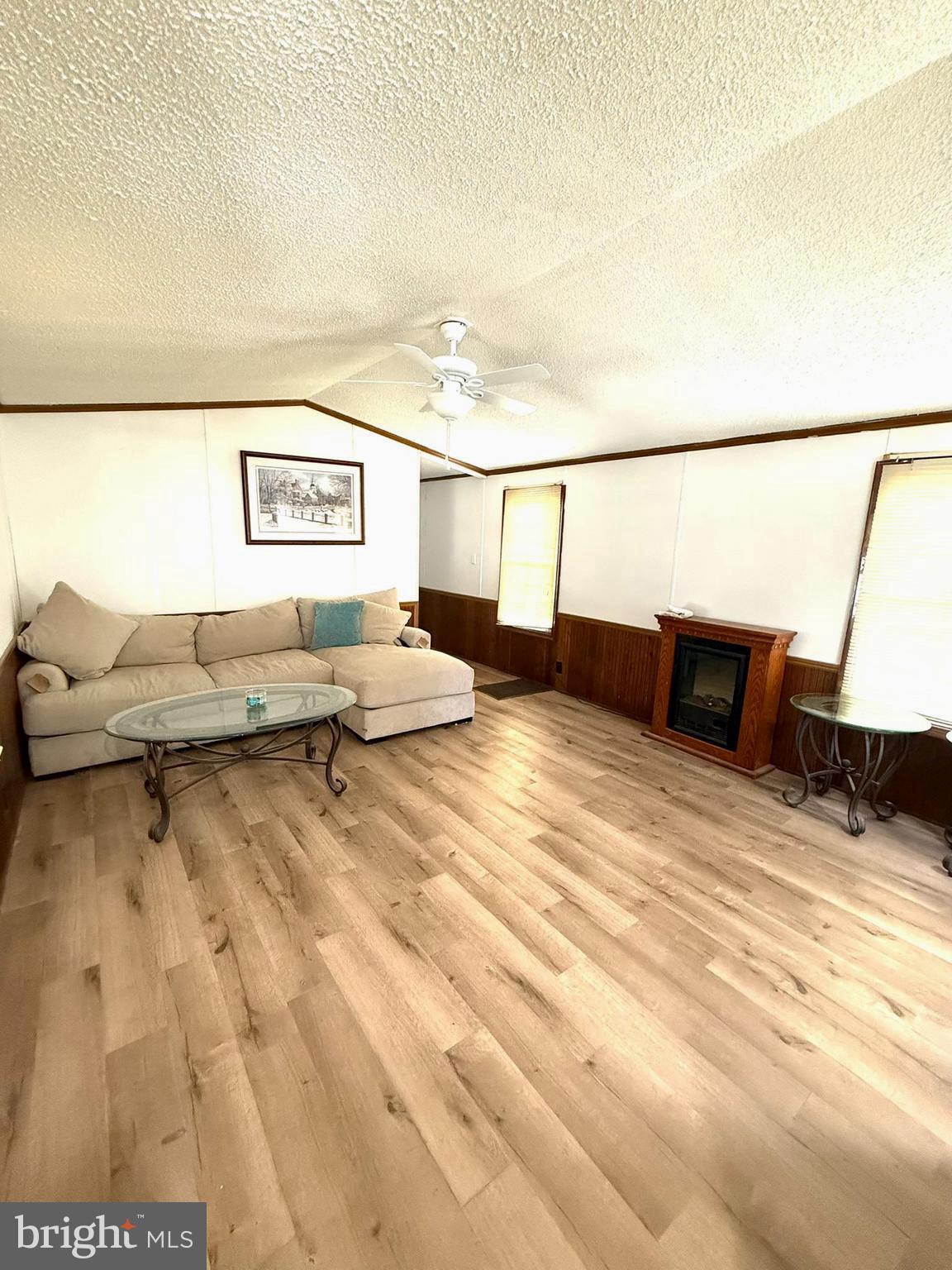 2908 Ram Road Cambridge, MD 21613 - Photo 11 of 27 a living room with furniture