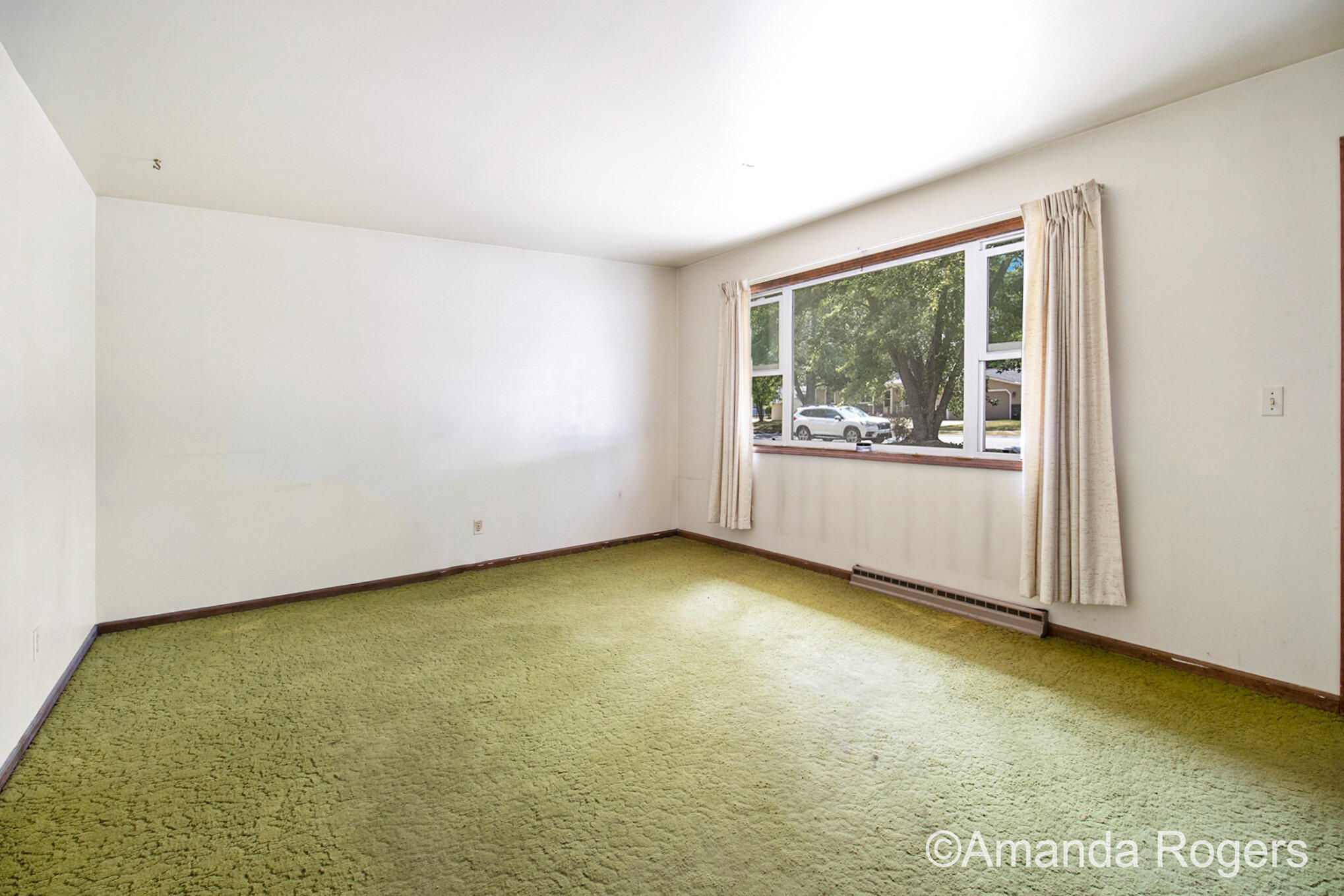 312 Blake Street Sparta, MI 49345 - Photo 4 of 17 IMG_1362