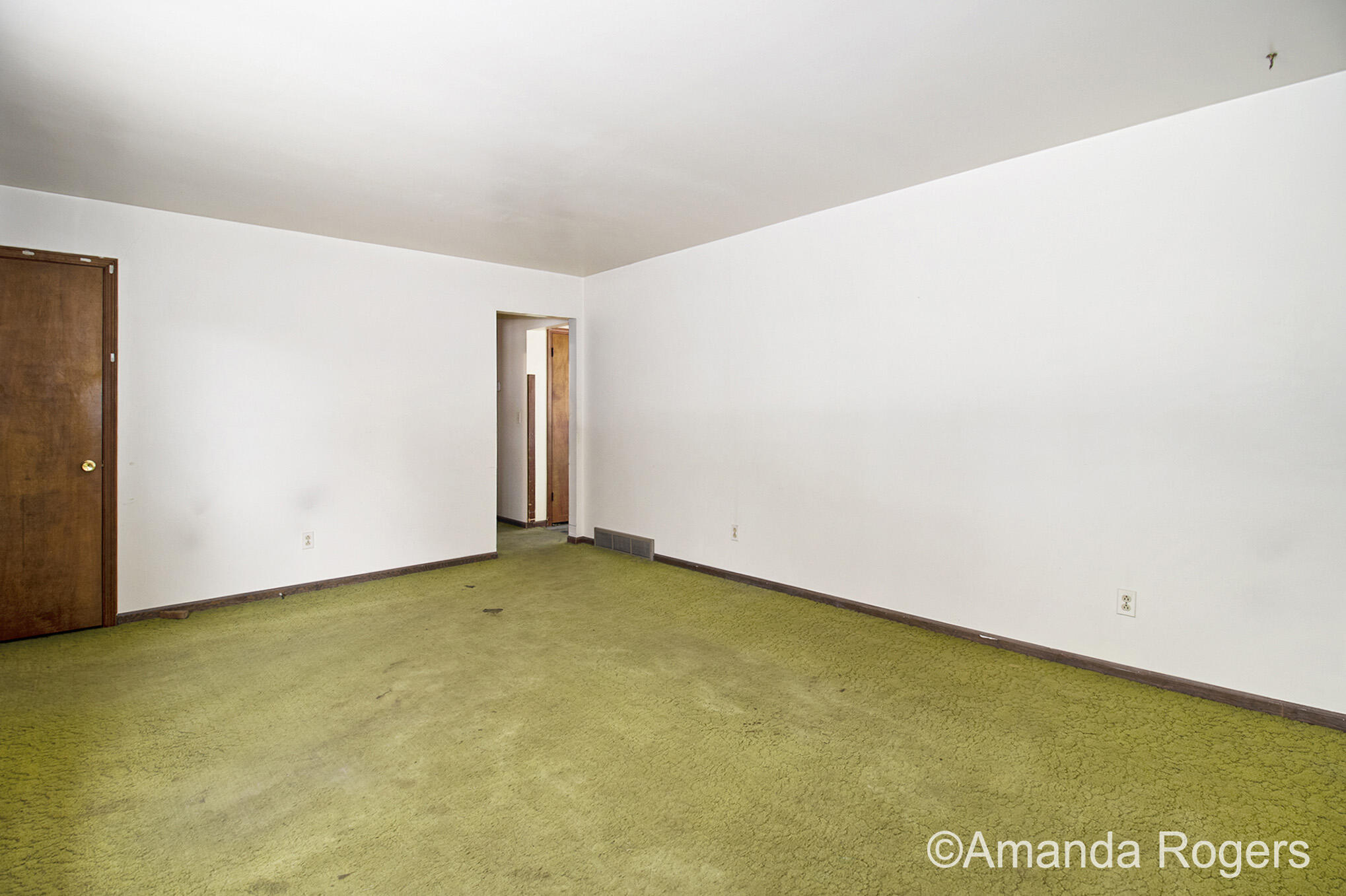 312 Blake Street Sparta, MI 49345 - Photo 5 of 17 IMG_1364