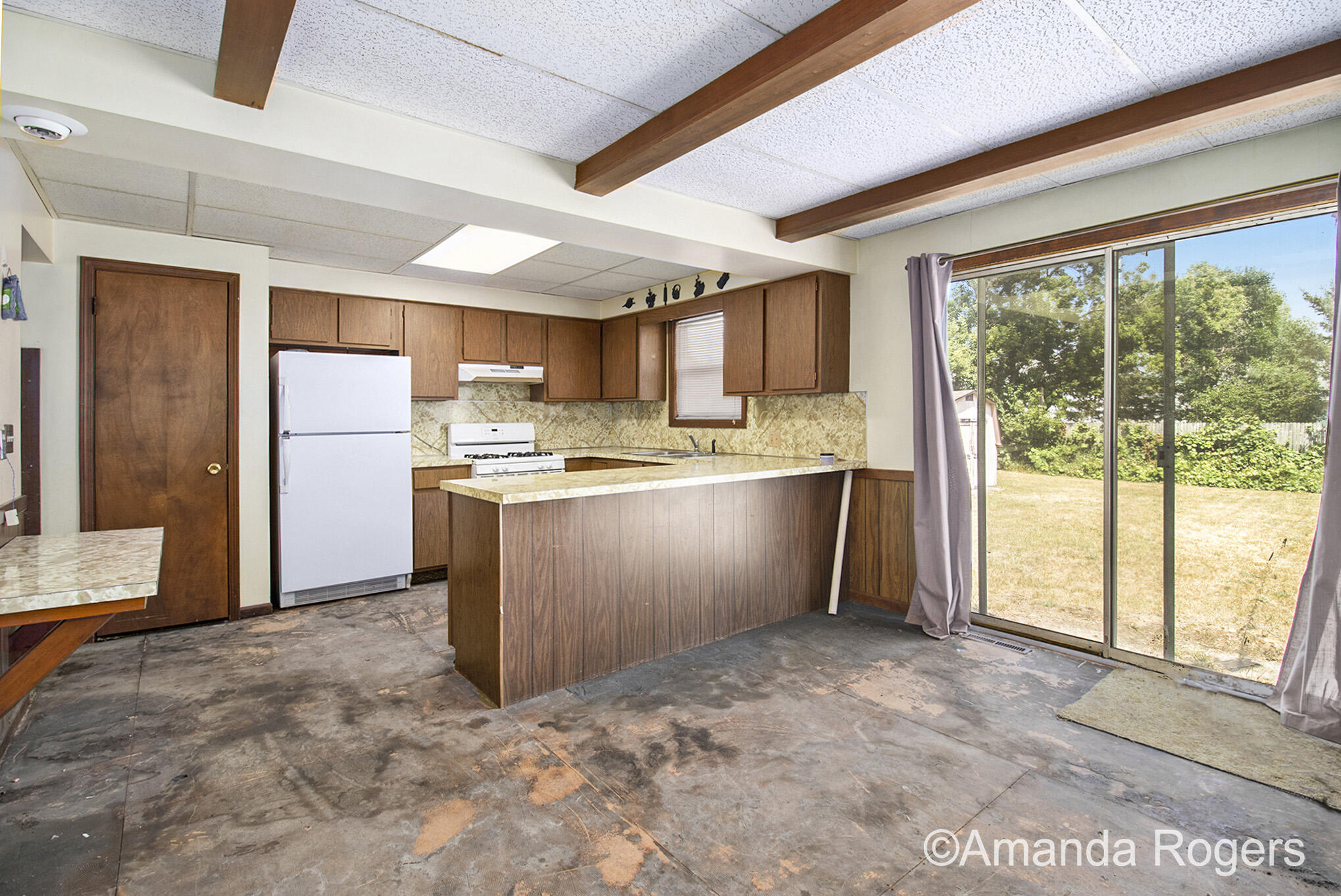 312 Blake Street Sparta, MI 49345 - Photo 6 of 17 IMG_1372