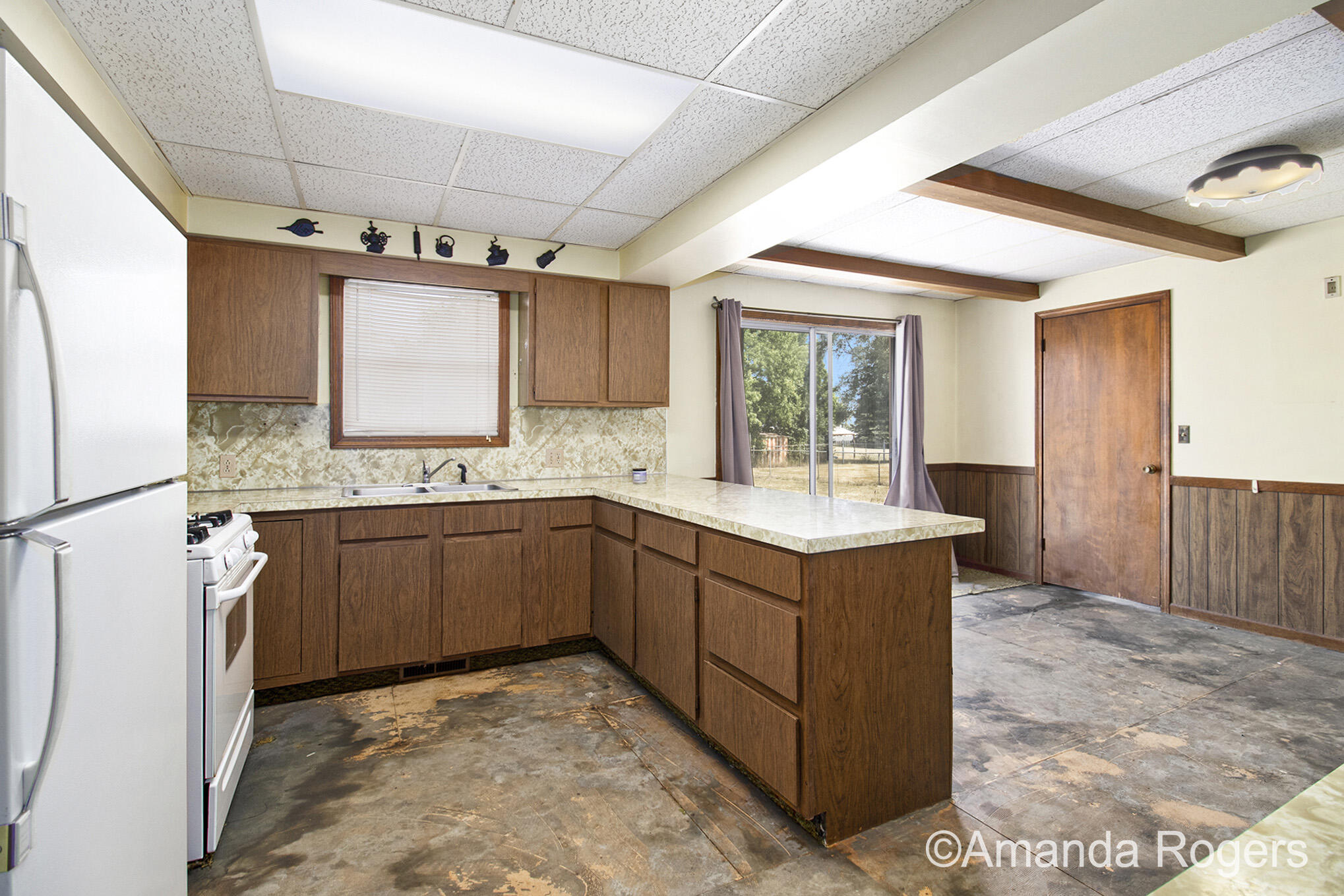 312 Blake Street Sparta, MI 49345 - Photo 7 of 17 IMG_1369