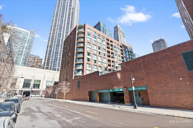 $449,900 | 480 North McClurg Court, Unit 520, Chicago, IL 60611