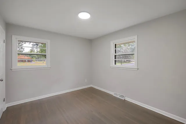 $325,000 | 539 7th Avenue East, Shakopee, MN 55379